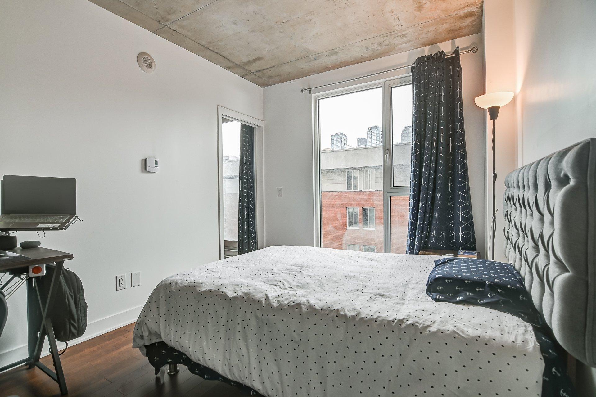 









235


Rue Peel

, 415,
Montréal (Le Sud-Ouest),




QC
H3C2G6


