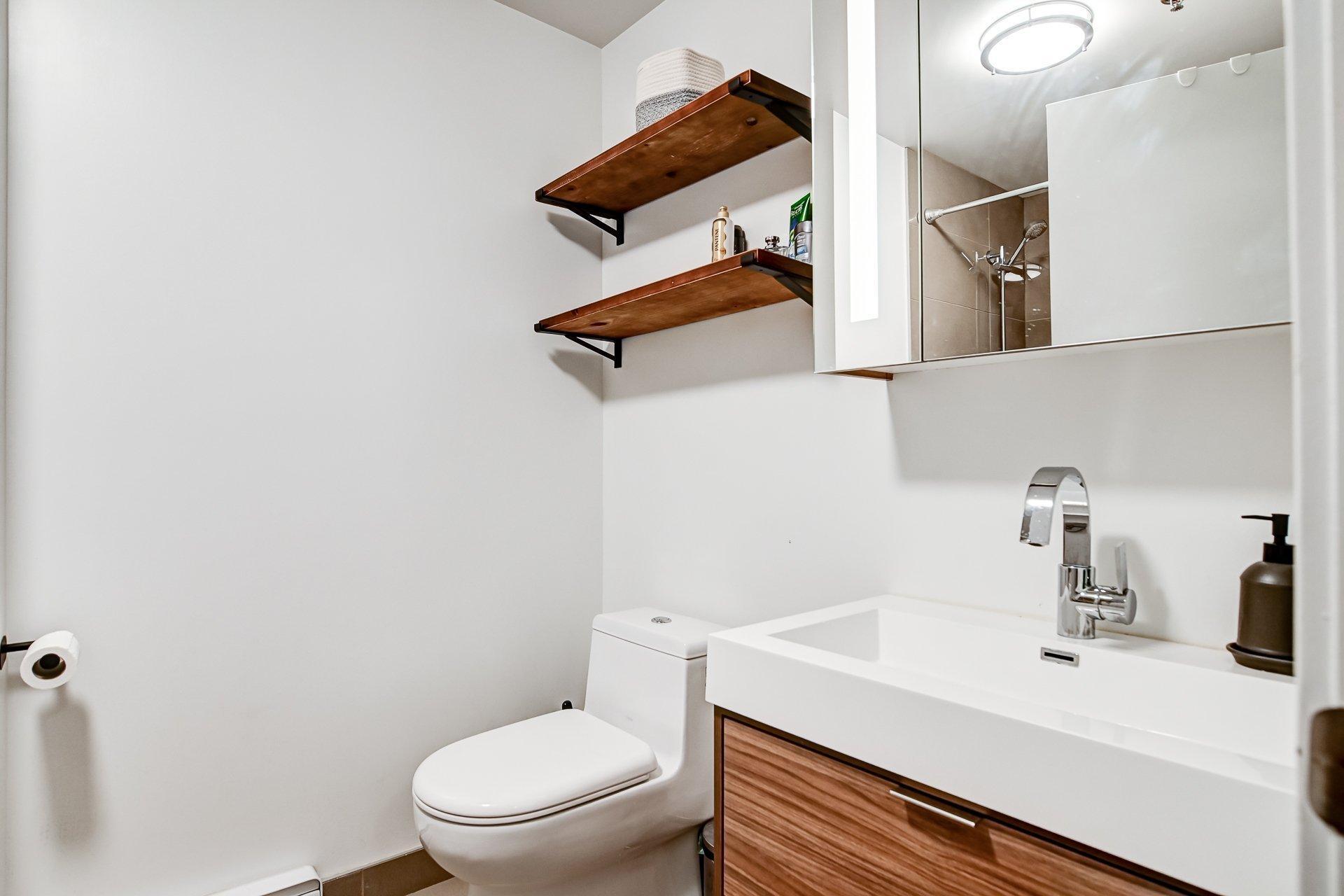 









235


Rue Peel

, 415,
Montréal (Le Sud-Ouest),




QC
H3C2G6

