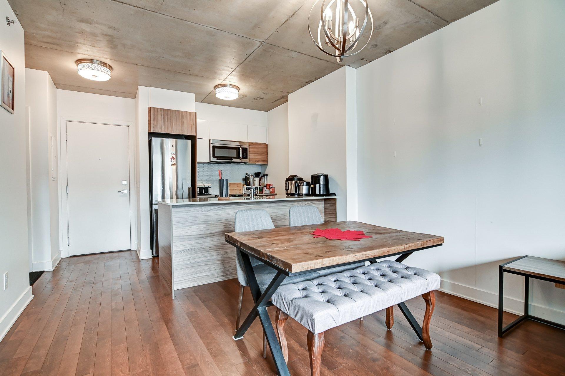 









235


Rue Peel

, 415,
Montréal (Le Sud-Ouest),




QC
H3C2G6

