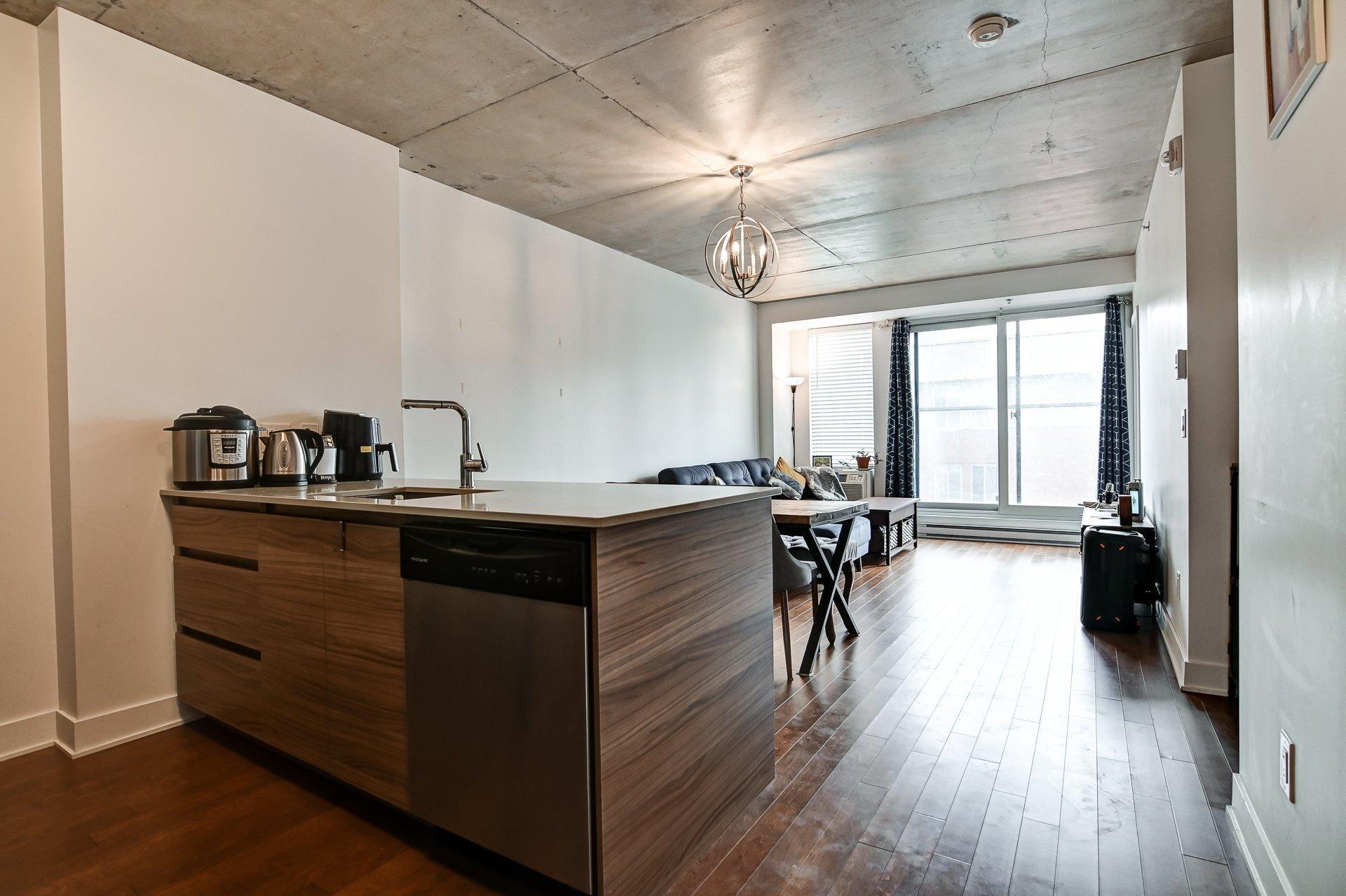 









235


Rue Peel

, 415,
Montréal (Le Sud-Ouest),




QC
H3C2G6

