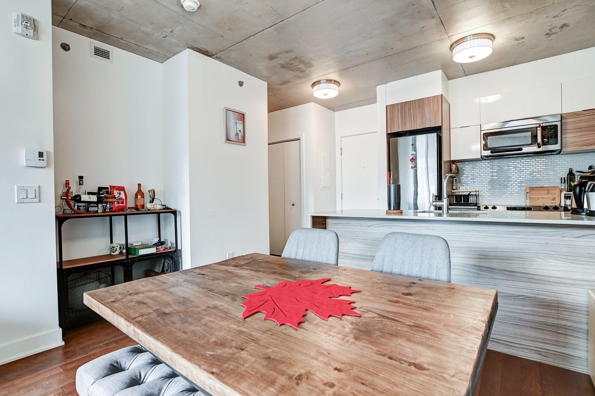 









235


Rue Peel

, 415,
Montréal (Le Sud-Ouest),




QC
H3C2G6

