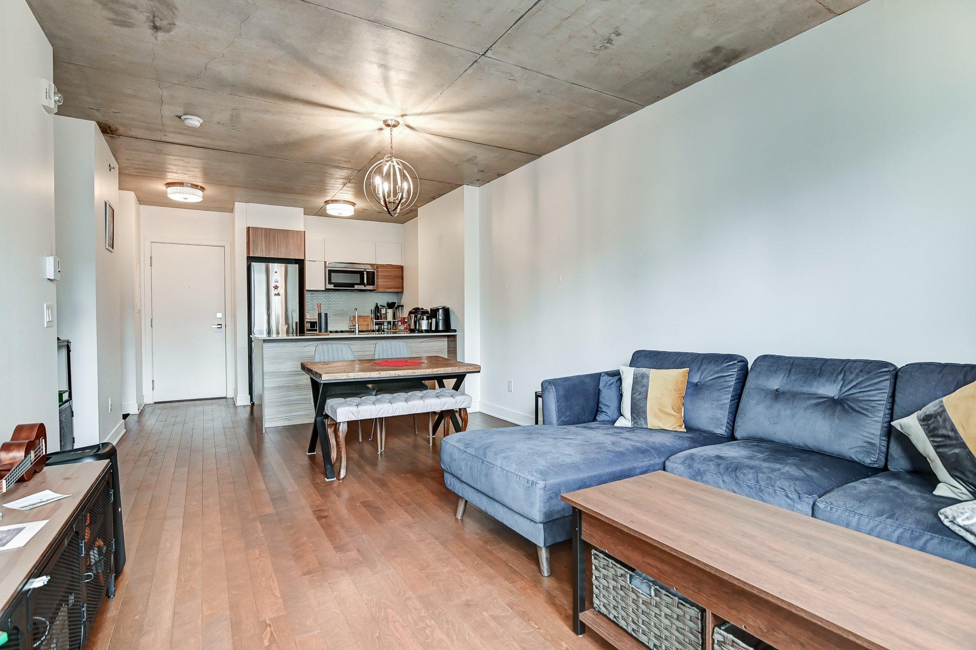 









235


Rue Peel

, 415,
Montréal (Le Sud-Ouest),




QC
H3C2G6

