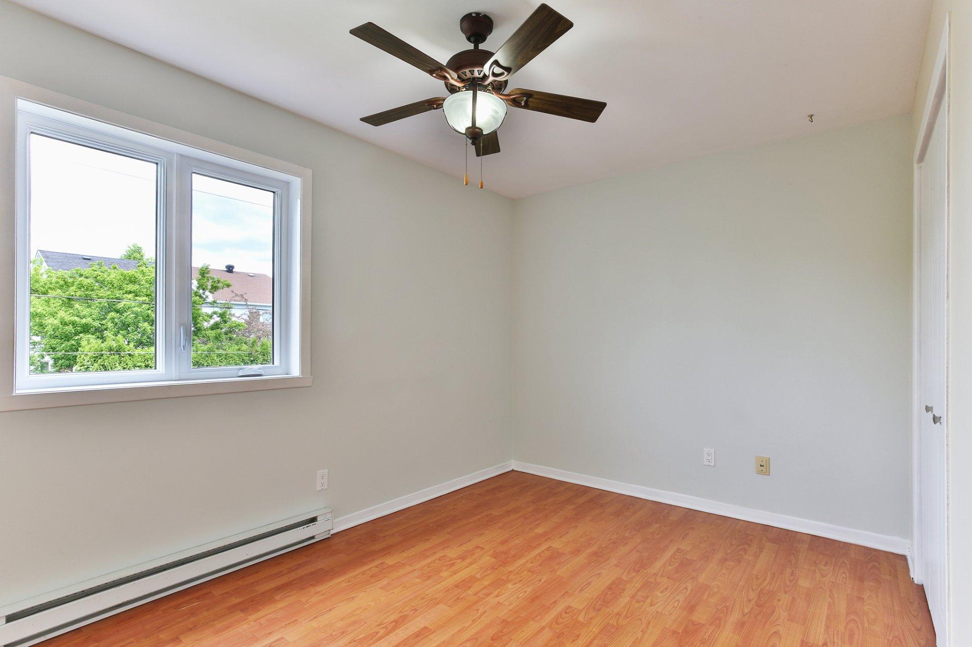 









631


Rue Marie-Derome

,
Saint-Jean-sur-Richelieu,




QC
J3A1P8

