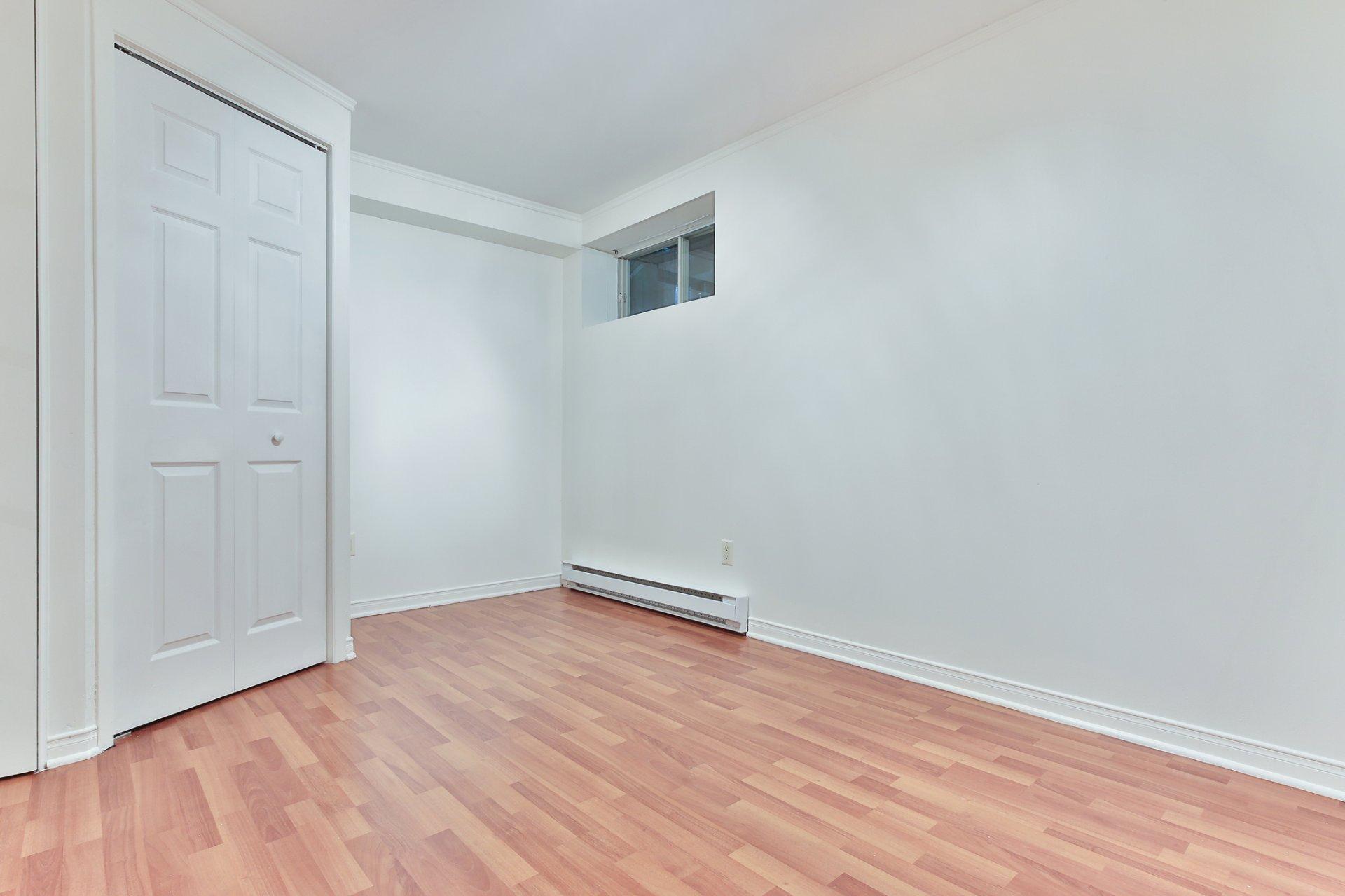 









631


Rue Marie-Derome

,
Saint-Jean-sur-Richelieu,




QC
J3A1P8

