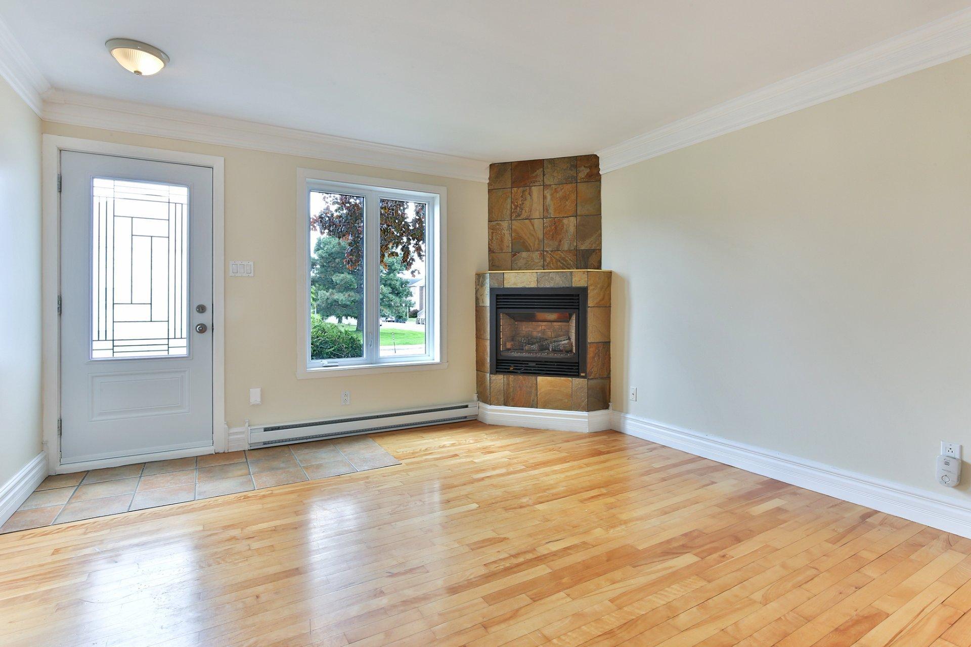 









631


Rue Marie-Derome

,
Saint-Jean-sur-Richelieu,




QC
J3A1P8

