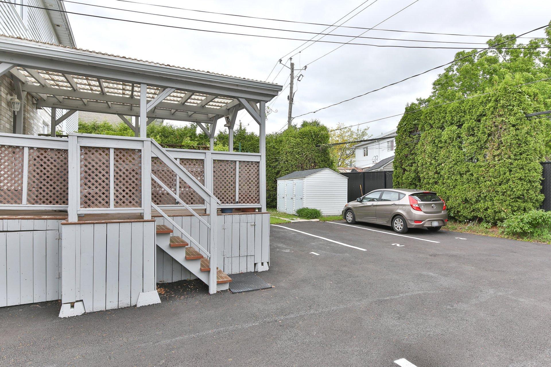 









631


Rue Marie-Derome

,
Saint-Jean-sur-Richelieu,




QC
J3A1P8

