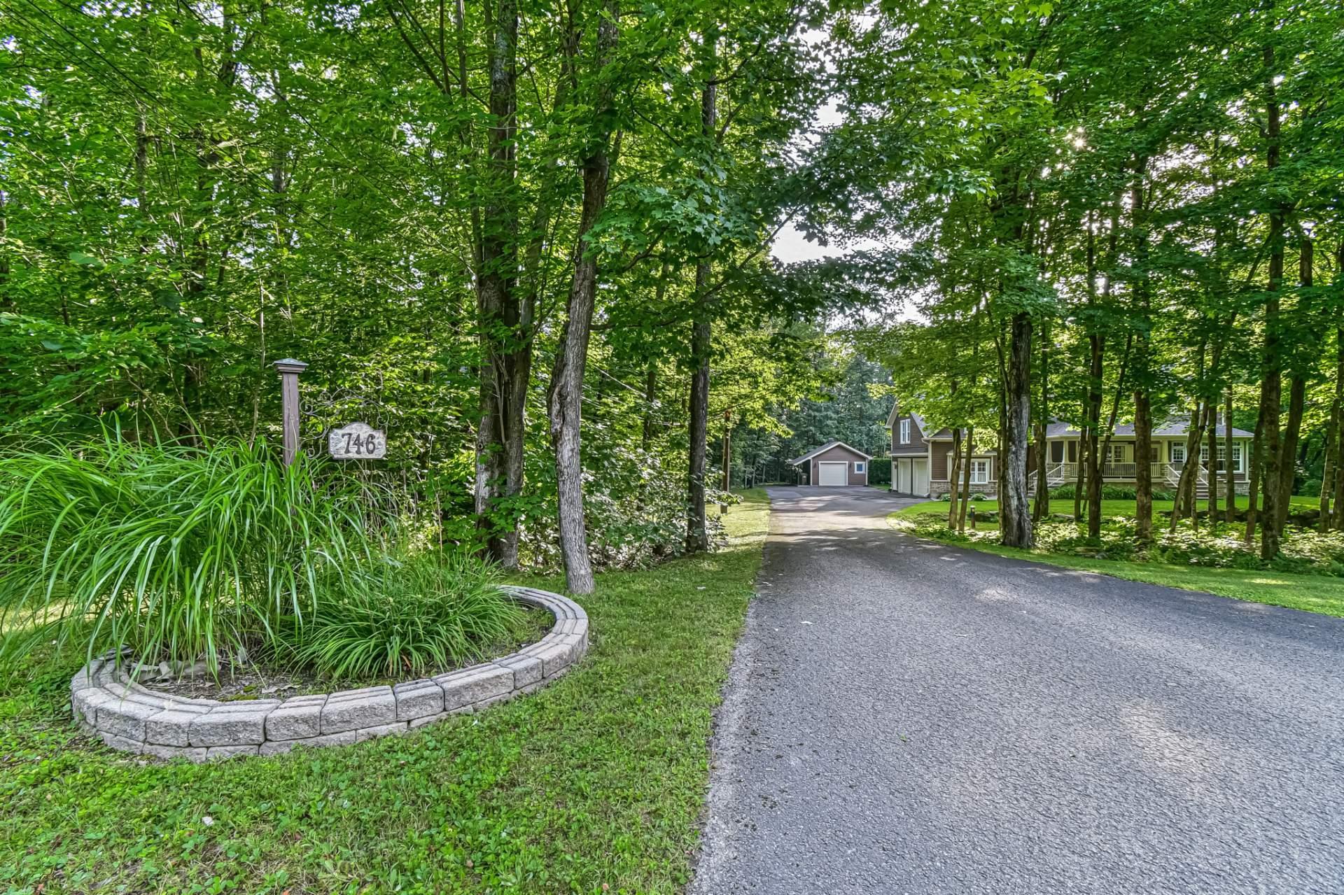 









746


Crois. Adèle

,
Prévost,




QC
J0R1T0

