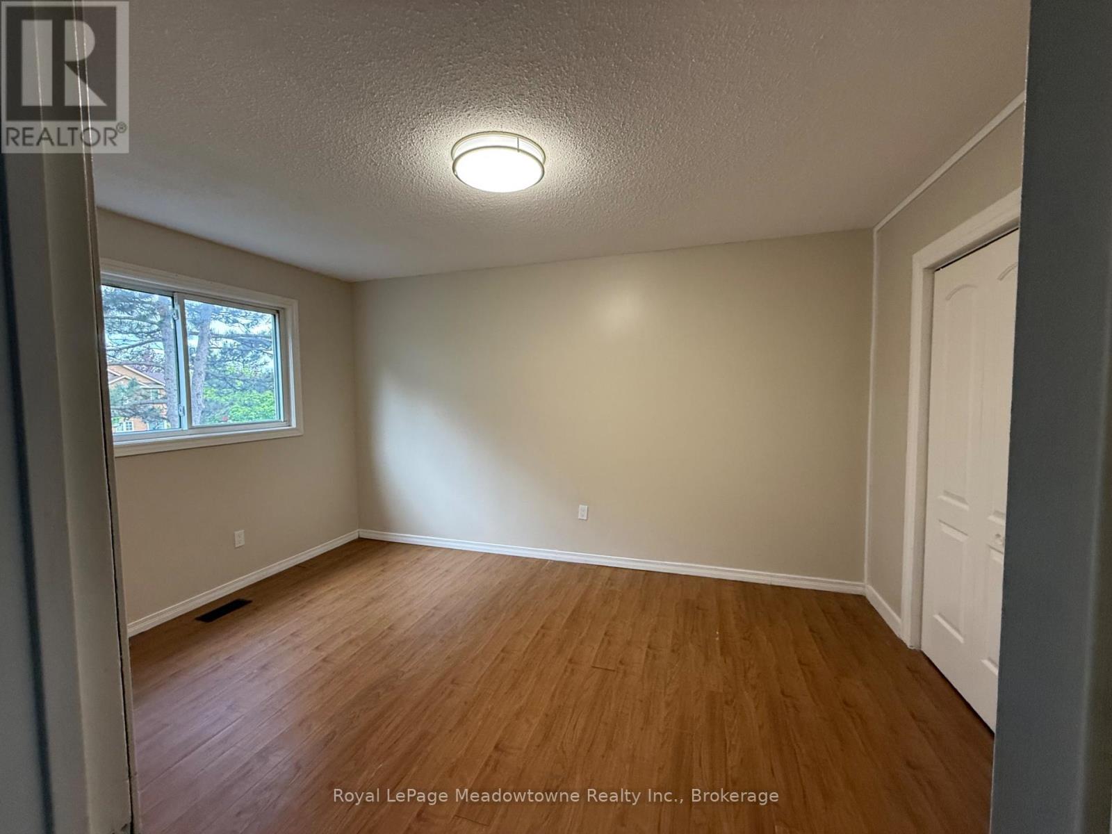 












2 - 235 BRONTE STREET

,
Milton (BM Bronte Meadows),




Ontario
L9T3V8


