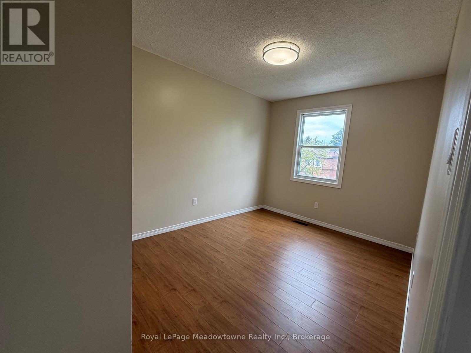 












2 - 235 BRONTE STREET

,
Milton (BM Bronte Meadows),




Ontario
L9T3V8

