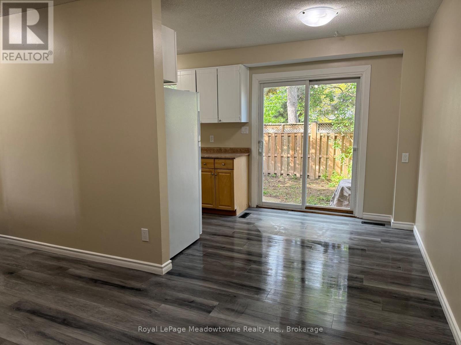 












2 - 235 BRONTE STREET

,
Milton (BM Bronte Meadows),




Ontario
L9T3V8

