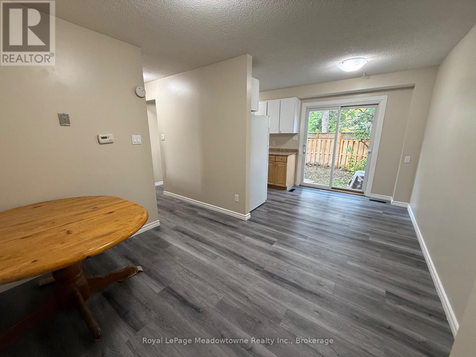 












2 - 235 BRONTE STREET

,
Milton (BM Bronte Meadows),




Ontario
L9T3V8

