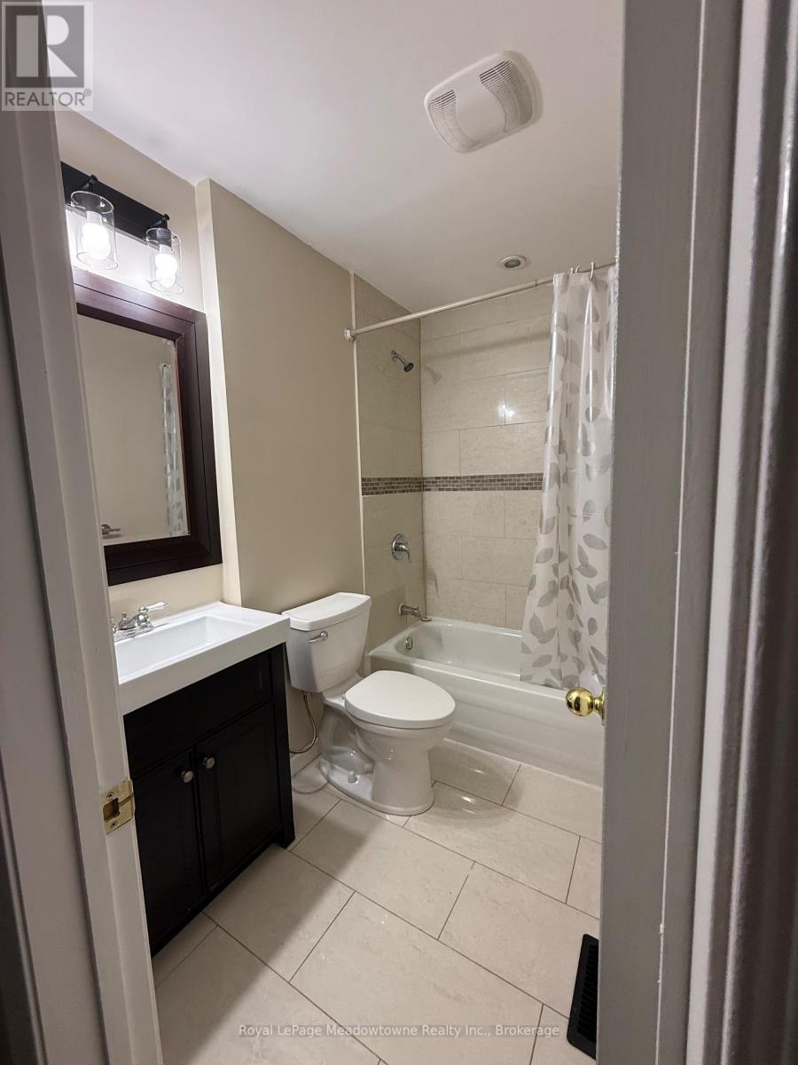 












2 - 235 BRONTE STREET

,
Milton (BM Bronte Meadows),




Ontario
L9T3V8

