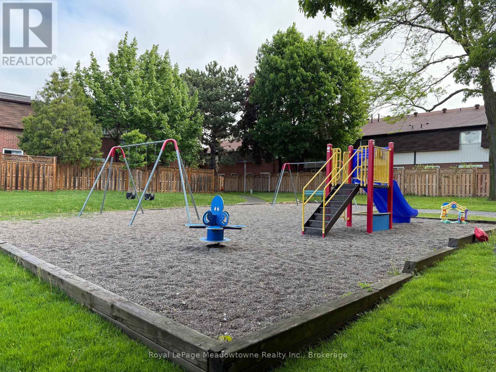 












2 - 235 BRONTE STREET

,
Milton (BM Bronte Meadows),




Ontario
L9T3V8

