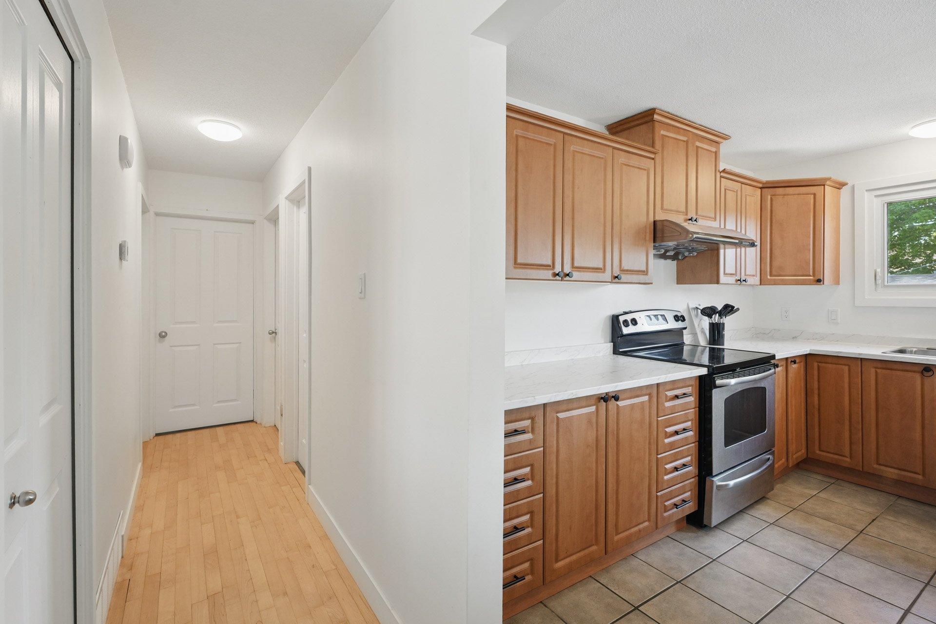 









274


Rue Laviolette

,
Gatineau (Gatineau),




QC
J8P5Y9

