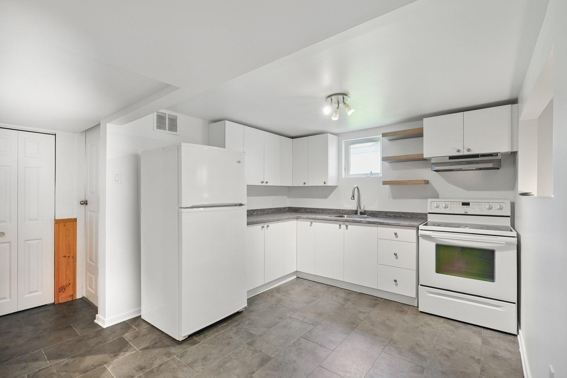 









274


Rue Laviolette

,
Gatineau (Gatineau),




QC
J8P5Y9

