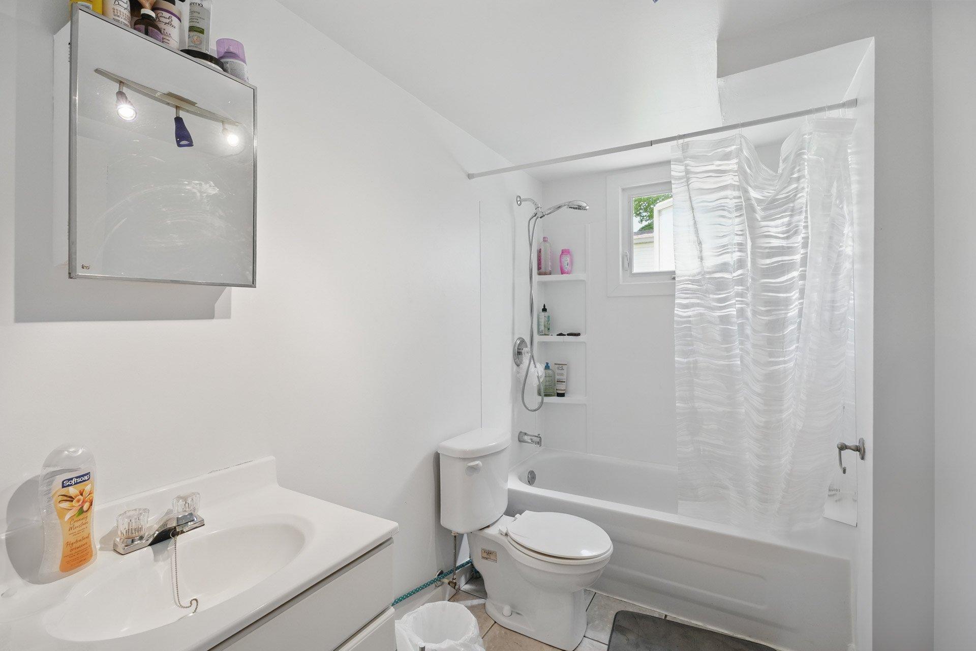









274


Rue Laviolette

,
Gatineau (Gatineau),




QC
J8P5Y9

