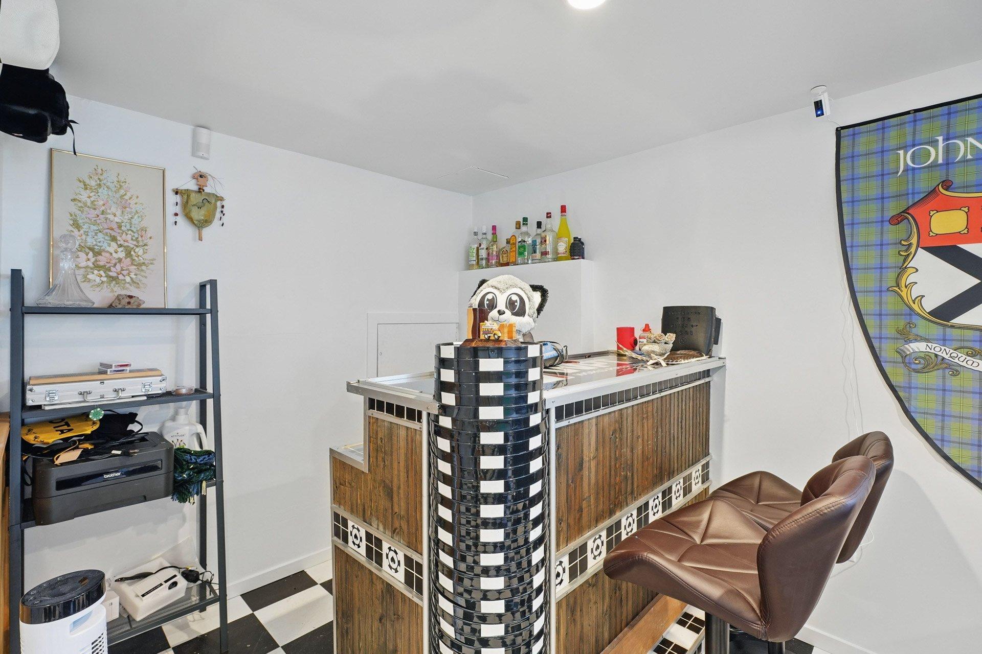 









274


Rue Laviolette

,
Gatineau (Gatineau),




QC
J8P5Y9


