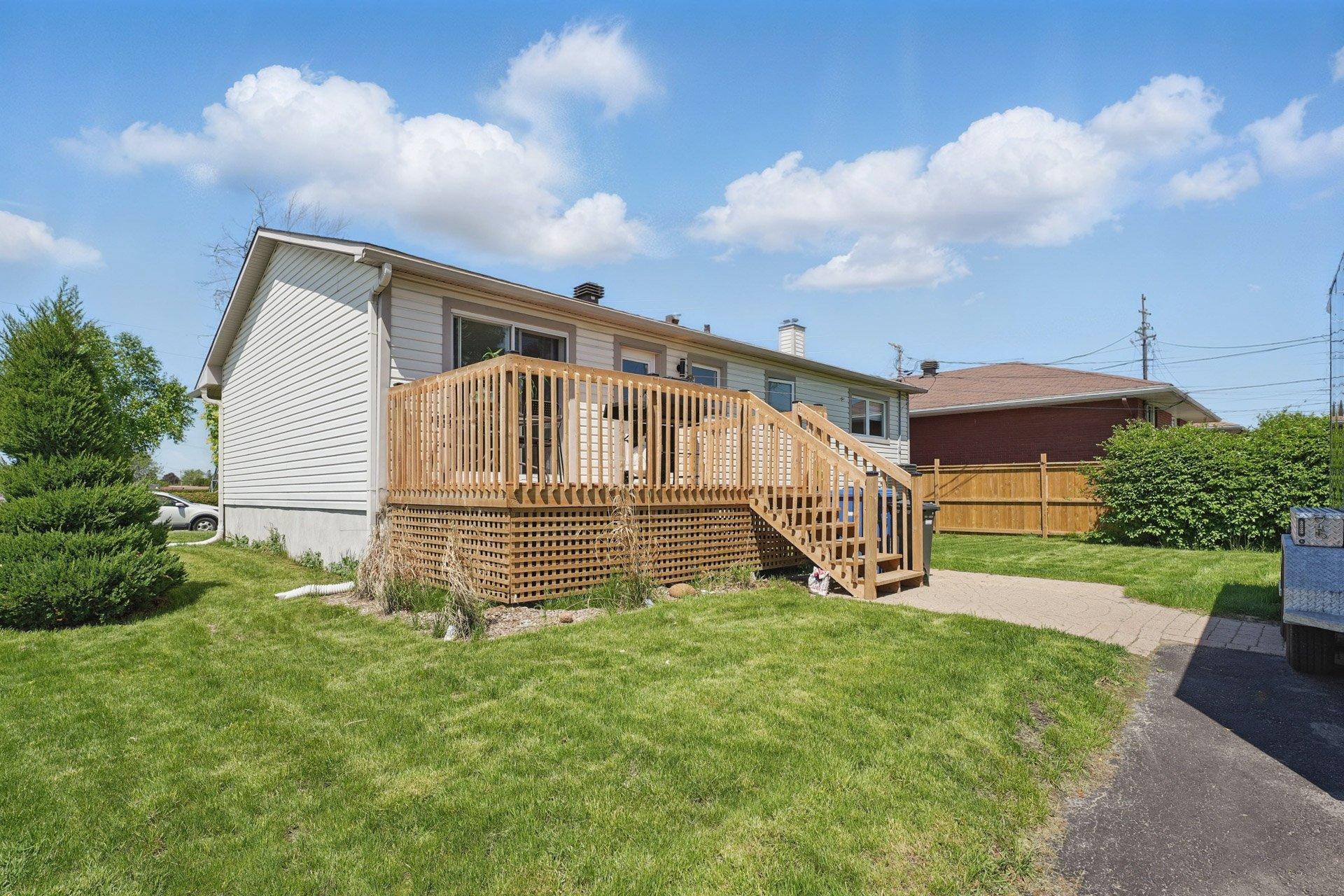 









274


Rue Laviolette

,
Gatineau (Gatineau),




QC
J8P5Y9

