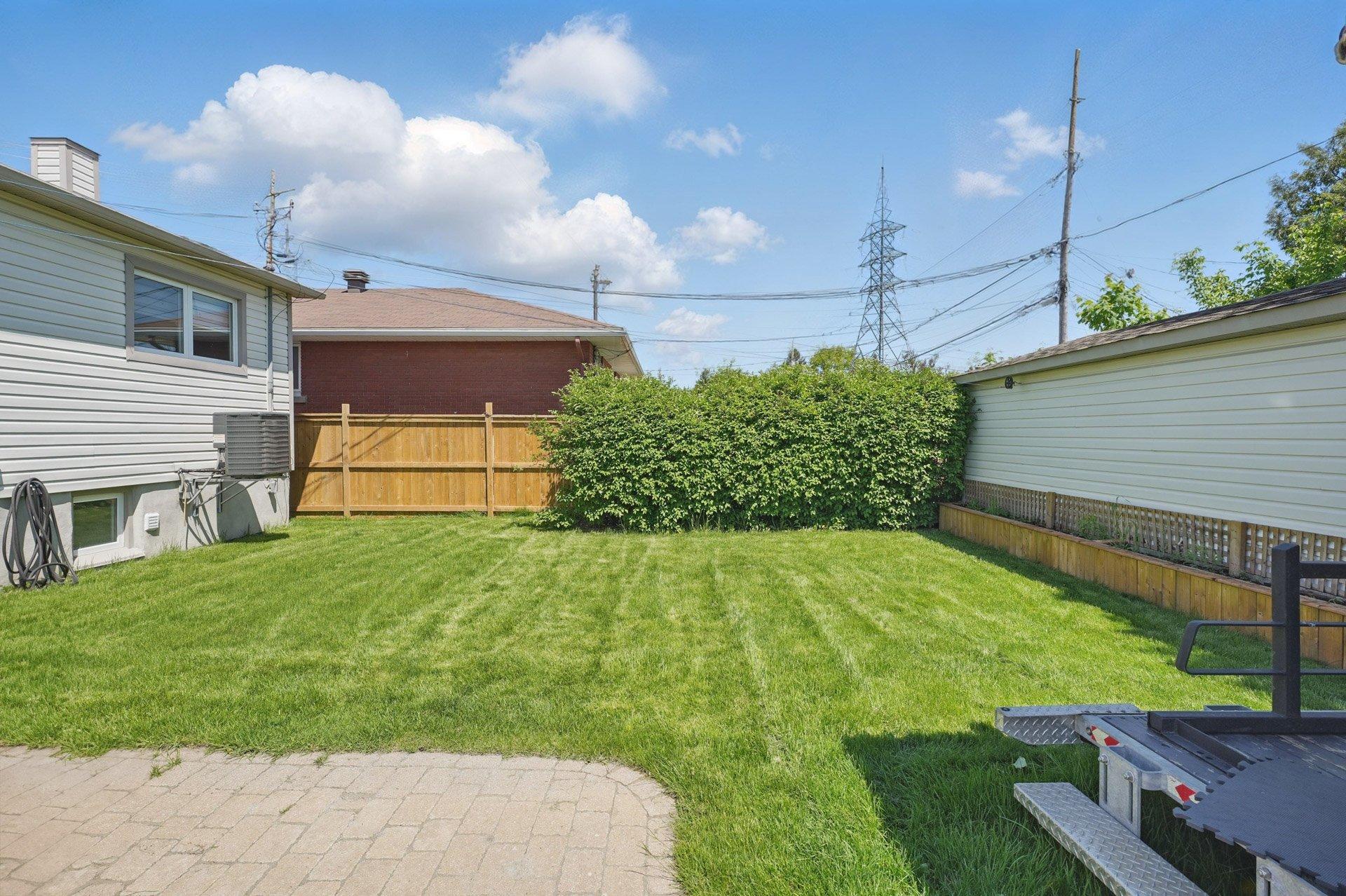 









274


Rue Laviolette

,
Gatineau (Gatineau),




QC
J8P5Y9

