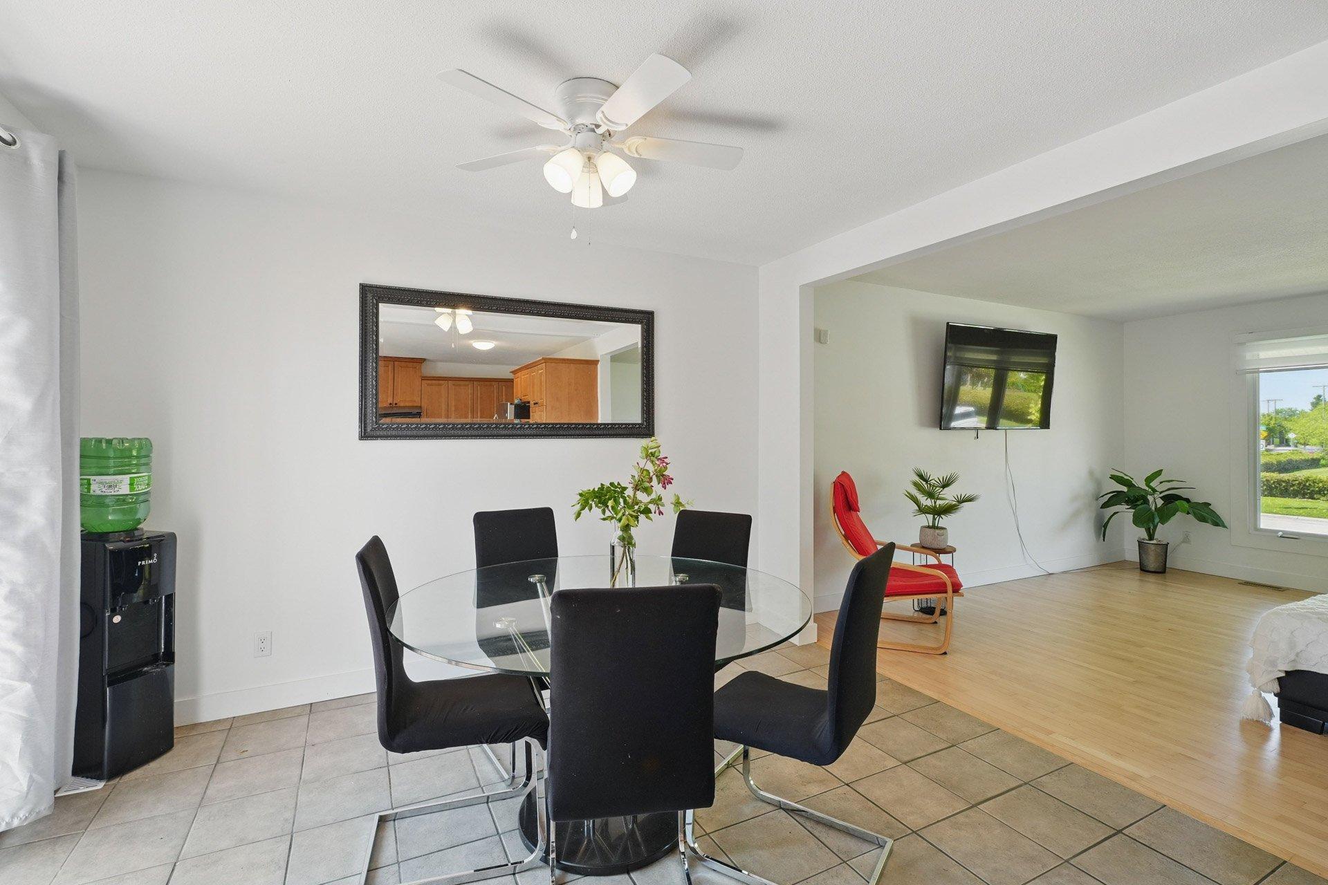 









274


Rue Laviolette

,
Gatineau (Gatineau),




QC
J8P5Y9

