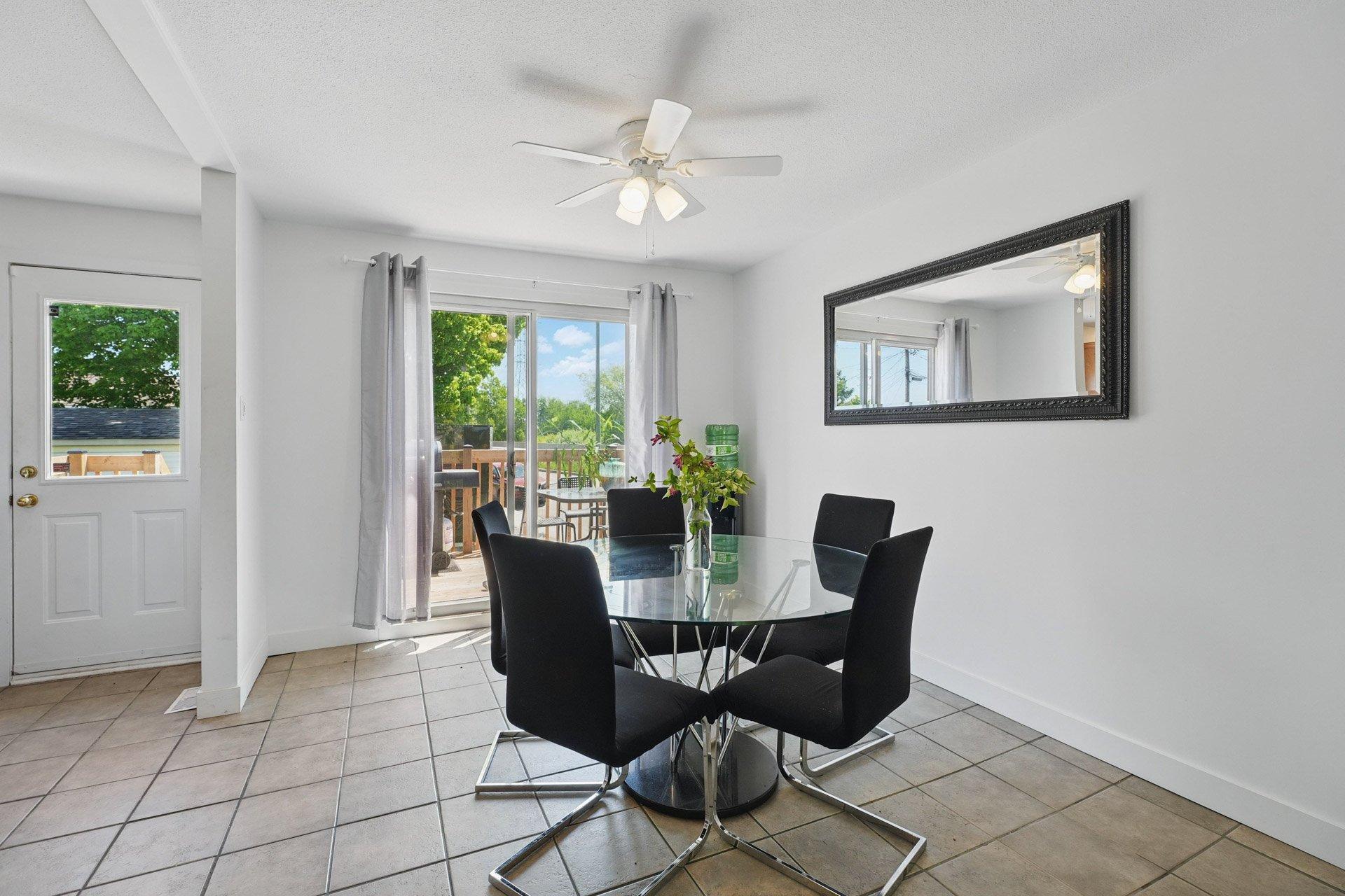









274


Rue Laviolette

,
Gatineau (Gatineau),




QC
J8P5Y9


