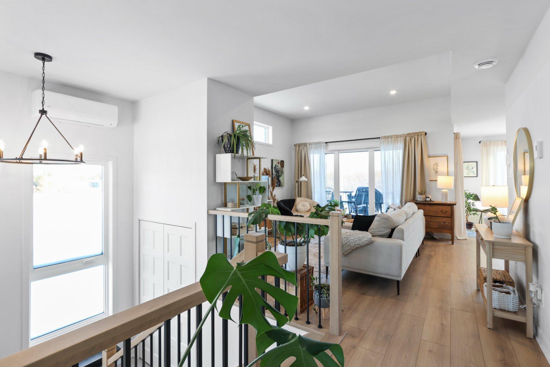 









233


Rue de la Barrière

,
Salaberry-de-Valleyfield,




QC
J6T6H9

