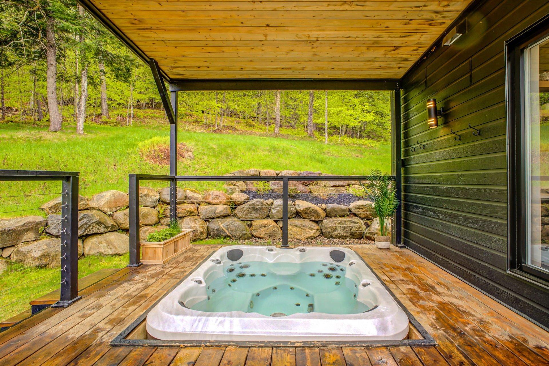 









60


Ch. de Valberg

,
Mont-Tremblant,




QC
J8E0S4

