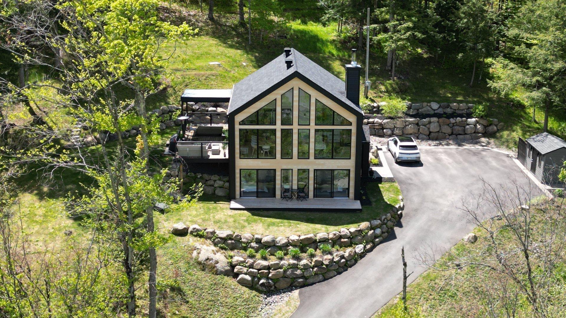 









60


Ch. de Valberg

,
Mont-Tremblant,




QC
J8E0S4

