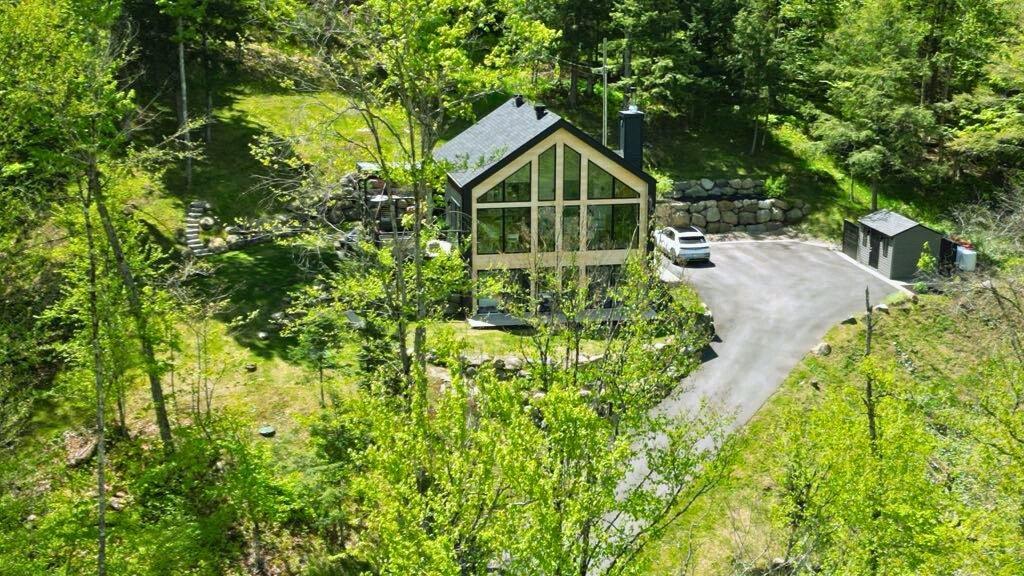 









60


Ch. de Valberg

,
Mont-Tremblant,




QC
J8E0S4

