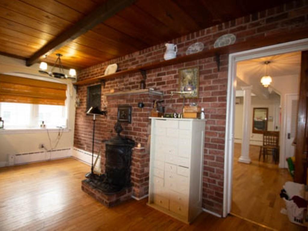 












288 Notre Dame Street

,
Summerside,




PE
C1N 1S3

