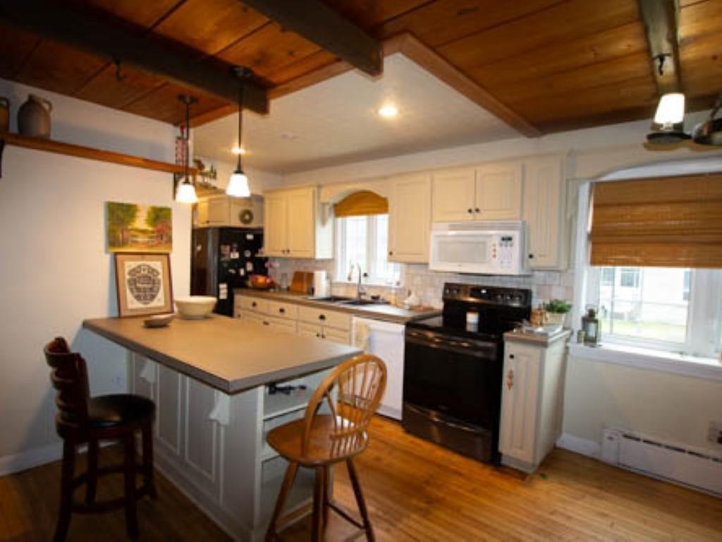 












288 Notre Dame Street

,
Summerside,




PE
C1N 1S3

