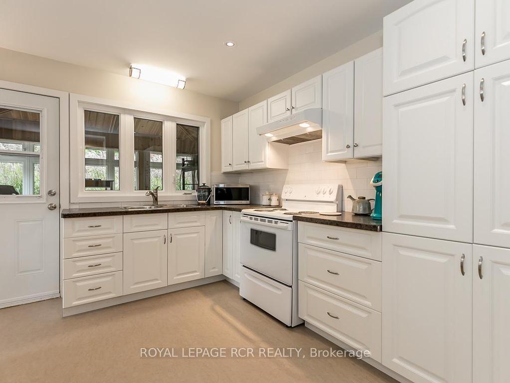 









16365


Bathurst

Street,
Newmarket,




ON
L3X 1Z8


