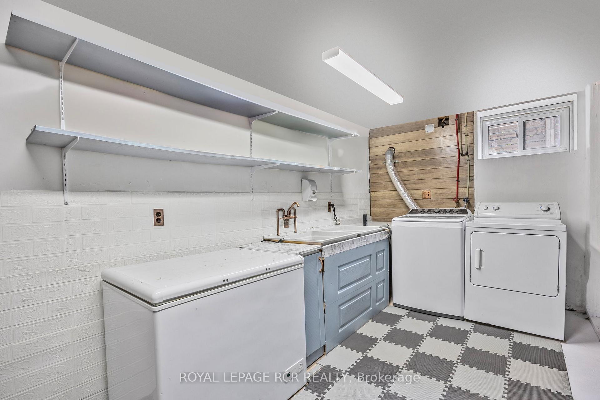 









61


William

Street East,
Caledon,




ON
L7K 1N7

