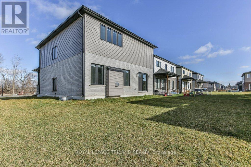 












83 GREENE STREET

,
South Huron (Exeter),




Ontario
N0M1S2

