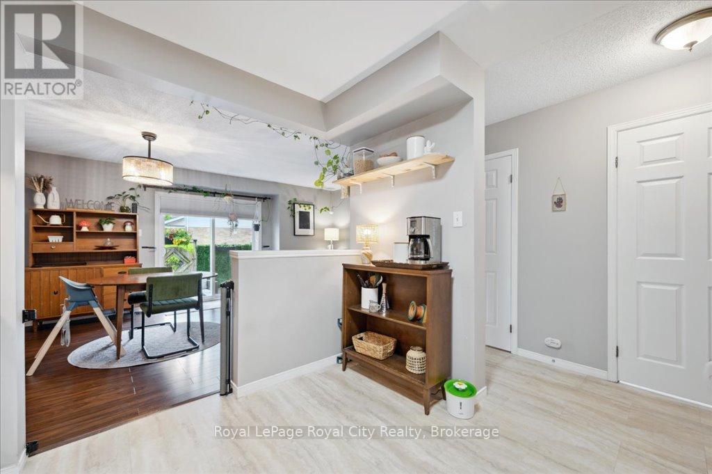












57 - 240 LONDON ROAD W

,
Guelph (Exhibition Park),




Ontario
N1H8N8

