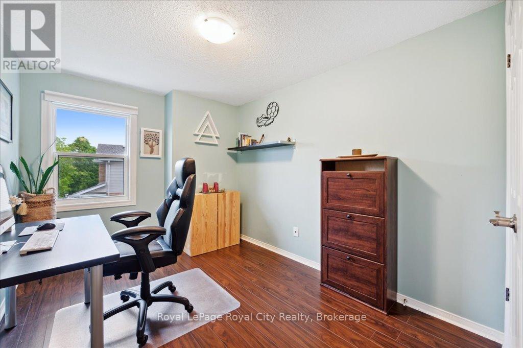 












57 - 240 LONDON ROAD W

,
Guelph (Exhibition Park),




Ontario
N1H8N8

