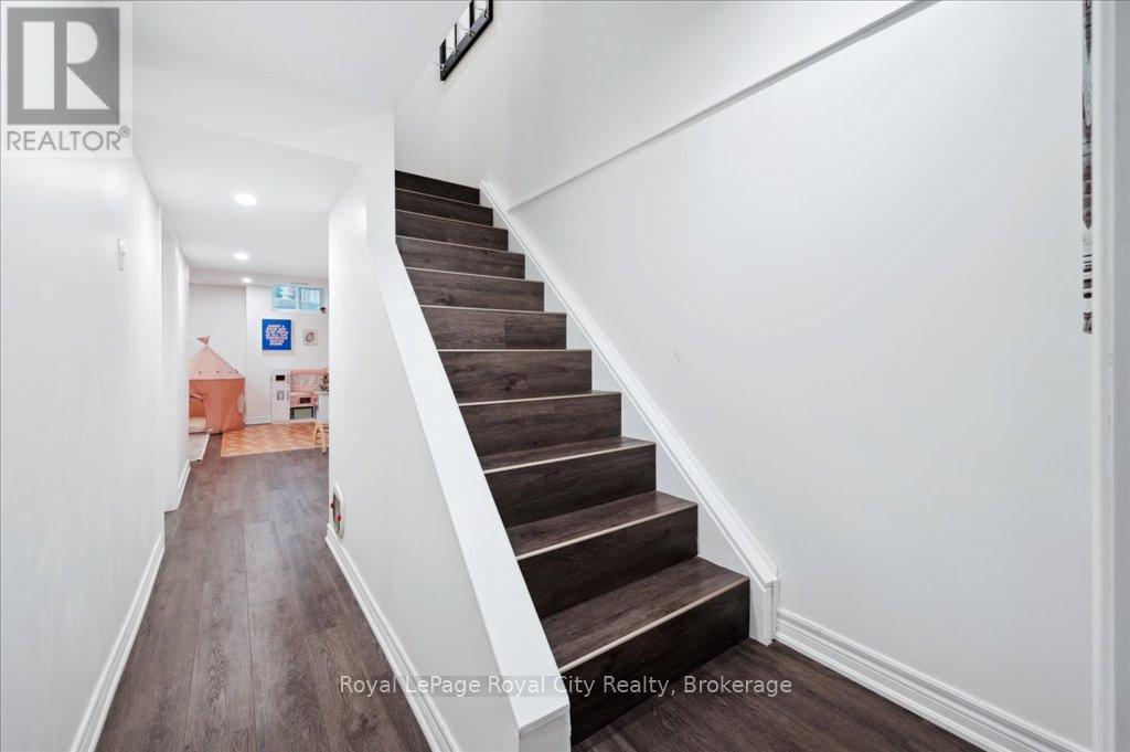 












57 - 240 LONDON ROAD W

,
Guelph (Exhibition Park),




Ontario
N1H8N8

