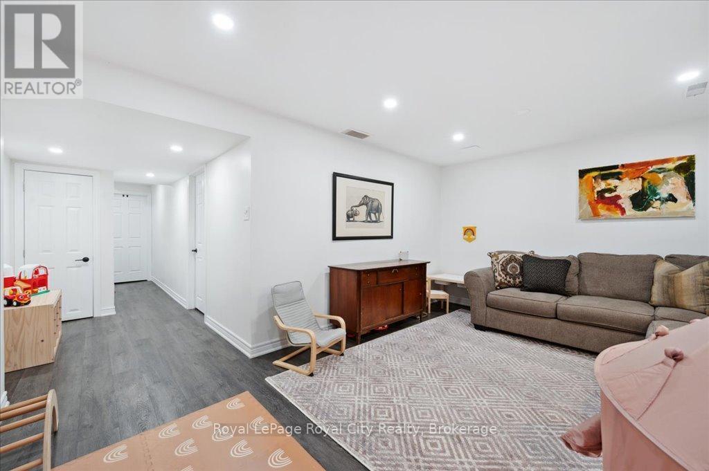 












57 - 240 LONDON ROAD W

,
Guelph (Exhibition Park),




Ontario
N1H8N8

