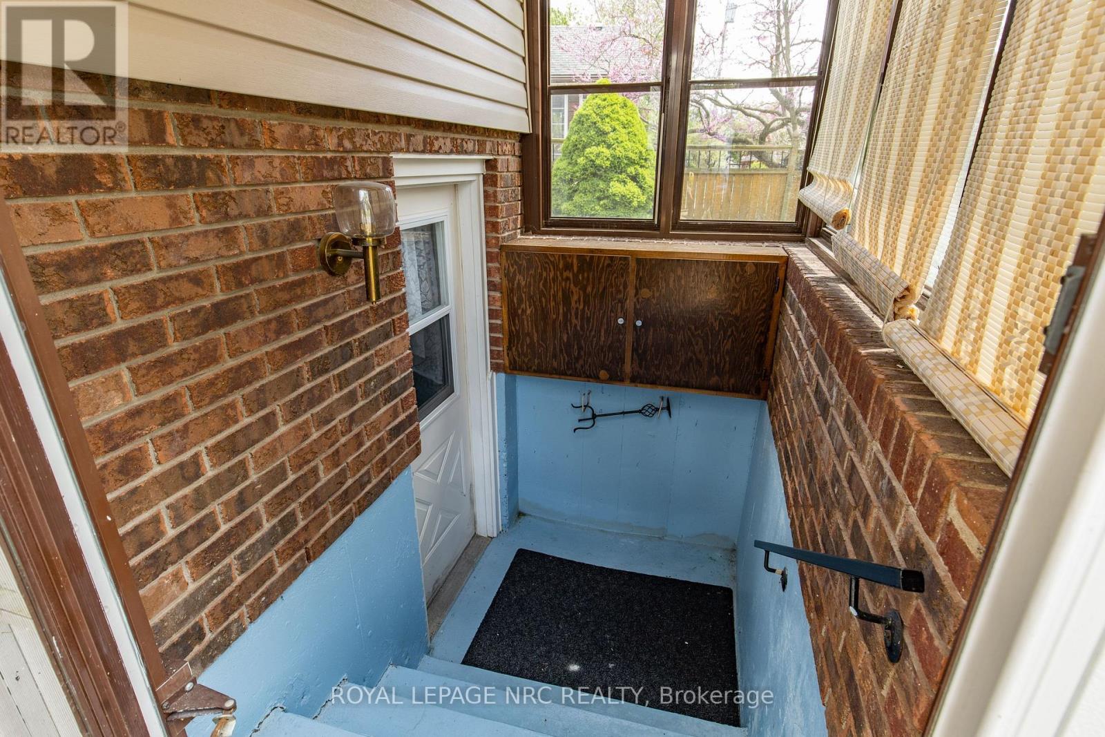 












29 MICHAEL DRIVE N

,
Port Colborne (Sugarloaf),




Ontario
L3K3C4

