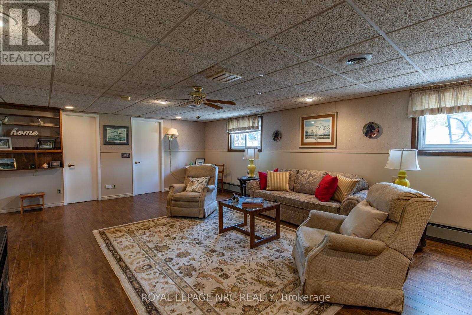 












29 MICHAEL DRIVE N

,
Port Colborne (Sugarloaf),




Ontario
L3K3C4

