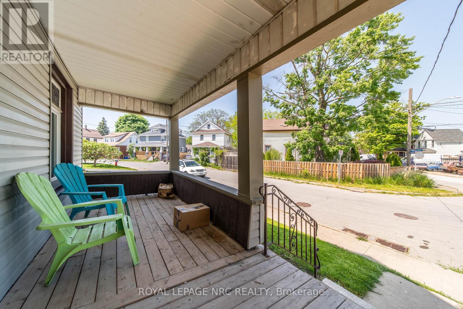 












4588 NELSON CRESCENT

,
Niagara Falls (Downtown),




Ontario
L2E1E9

