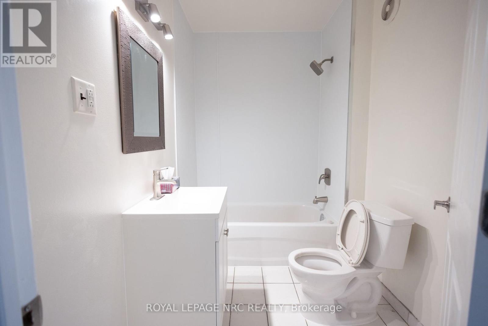 












4588 NELSON CRESCENT

,
Niagara Falls (Downtown),




Ontario
L2E1E9

