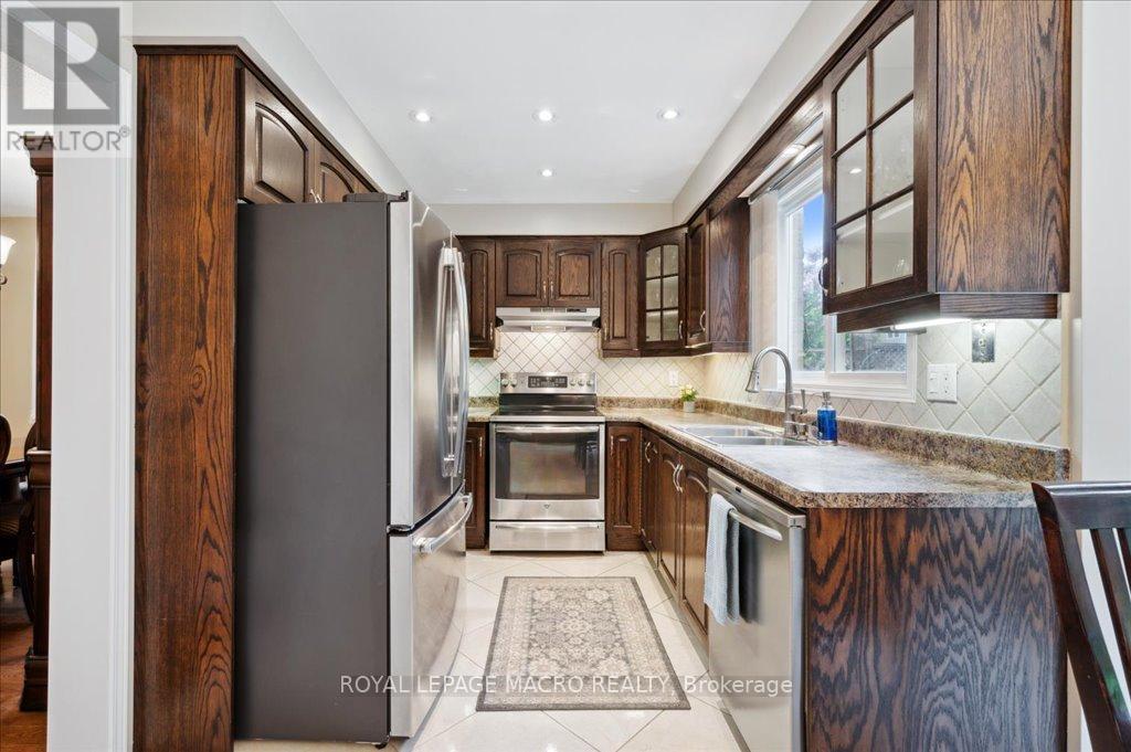 












211 RUSHDALE DRIVE

,
Hamilton,




Ontario
L8W2Z5

