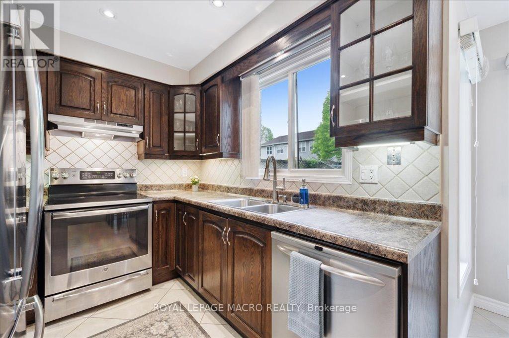 












211 RUSHDALE DRIVE

,
Hamilton,




Ontario
L8W2Z5


