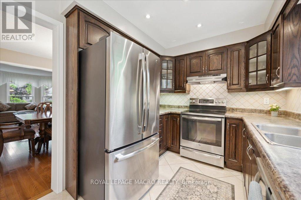 












211 RUSHDALE DRIVE

,
Hamilton,




Ontario
L8W2Z5

