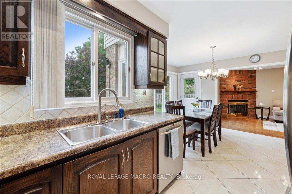 












211 RUSHDALE DRIVE

,
Hamilton,




Ontario
L8W2Z5

