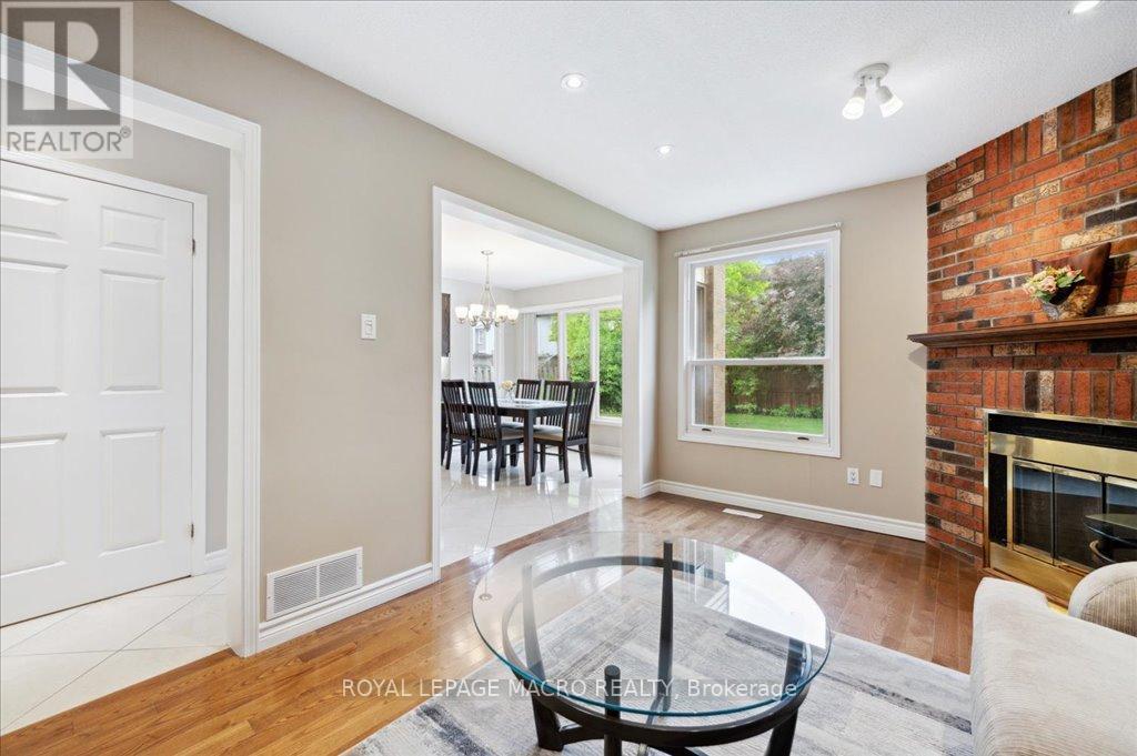 












211 RUSHDALE DRIVE

,
Hamilton,




Ontario
L8W2Z5

