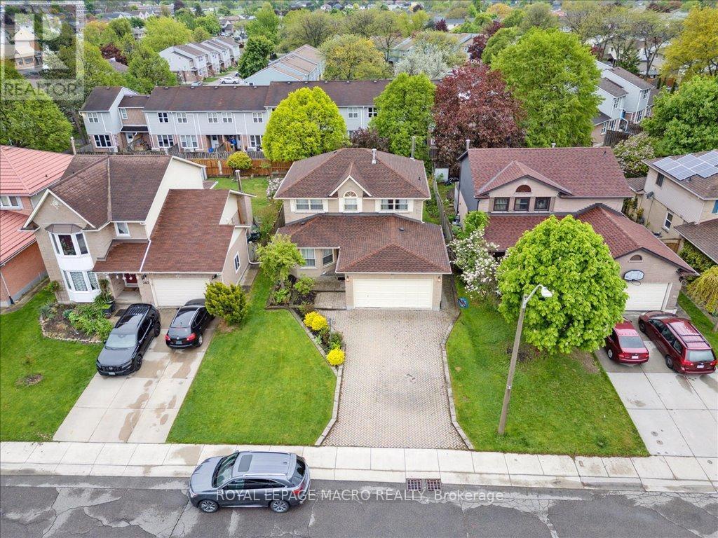 












211 RUSHDALE DRIVE

,
Hamilton,




Ontario
L8W2Z5

