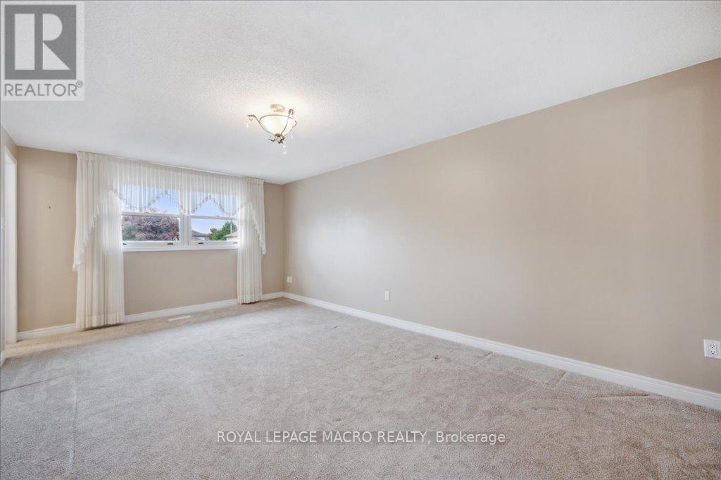 












211 RUSHDALE DRIVE

,
Hamilton,




Ontario
L8W2Z5

