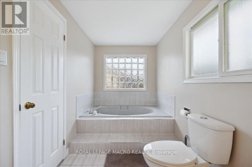












211 RUSHDALE DRIVE

,
Hamilton,




Ontario
L8W2Z5

